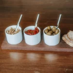 Kadastar Apéro-Set Trio - 3 Schalen mit Holzbrett aus Thermo-Esche