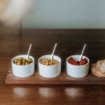 Kadastar Apéro-Set Trio - 3 Schalen mit Holzbrett aus Thermo-Esche