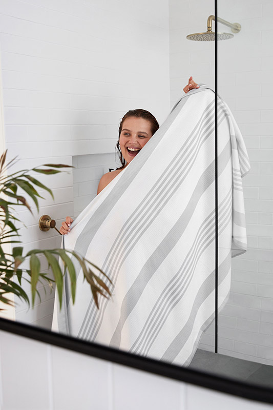 Dock & Bay Home Towel XL in Benutzung