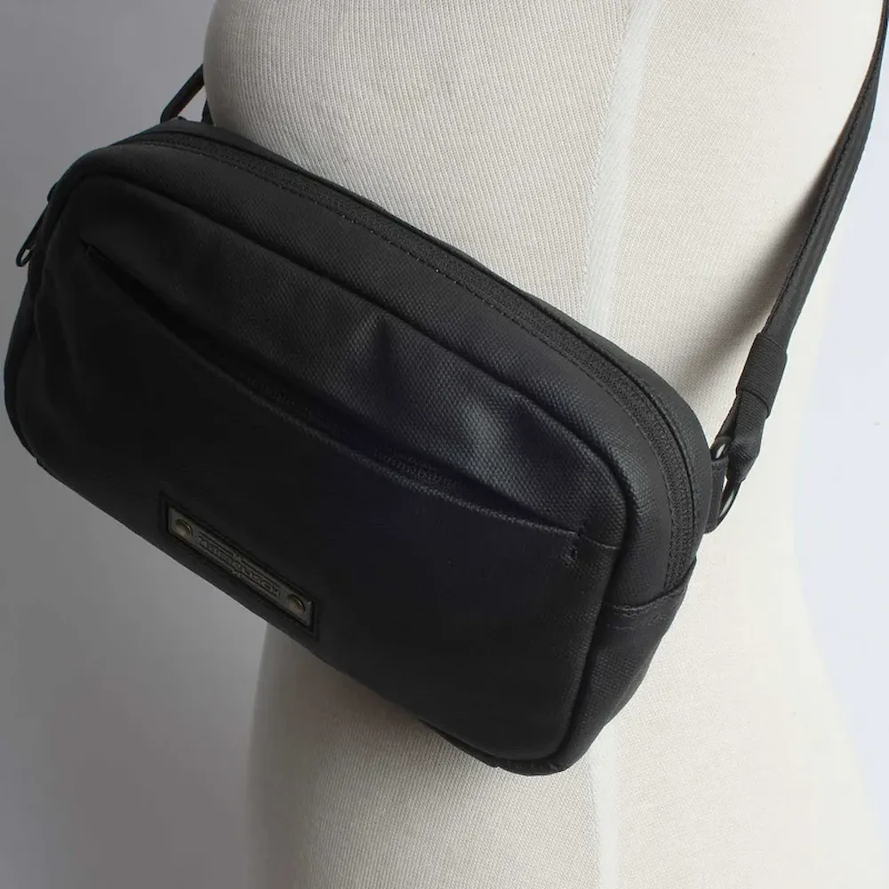 Margelisch Lowen 1 breast pocket in black