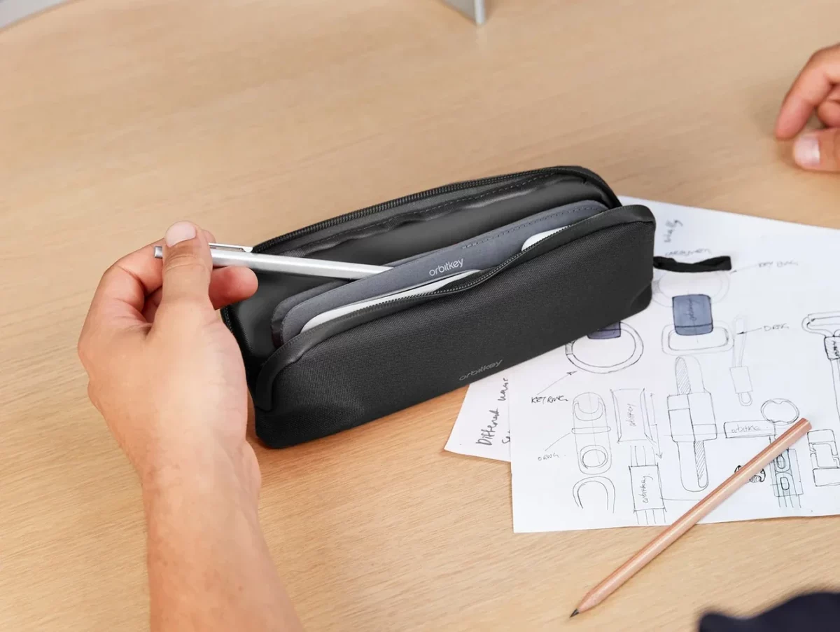Pencil Case Orbitkey in schwarz