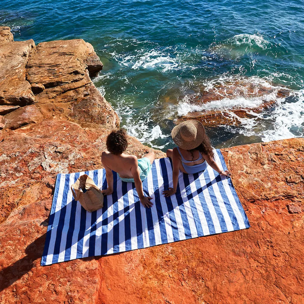 Navy Dock & Bay picnic blanket - Water-repellent