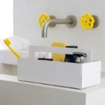 Boîte à outils blanche en acier