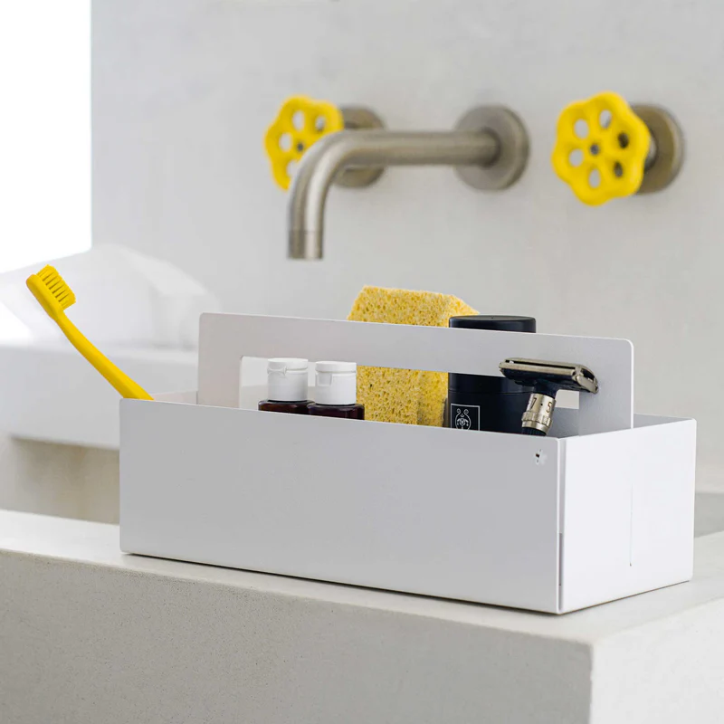 Boîte à outils blanche en acier