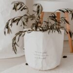 Owl cut paperbag in white with saying