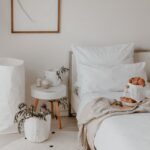 Owl cut paperbag in white with saying