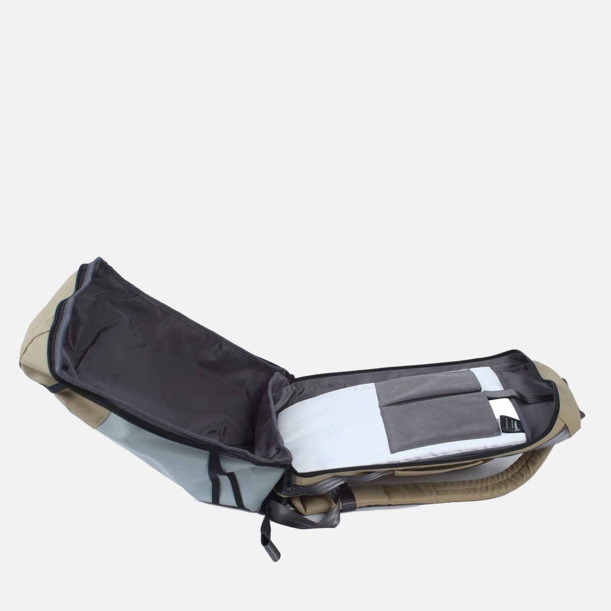 Navoc 7.1 Rucksack in der Farbe grau - karamel auf weissem Hintergrund