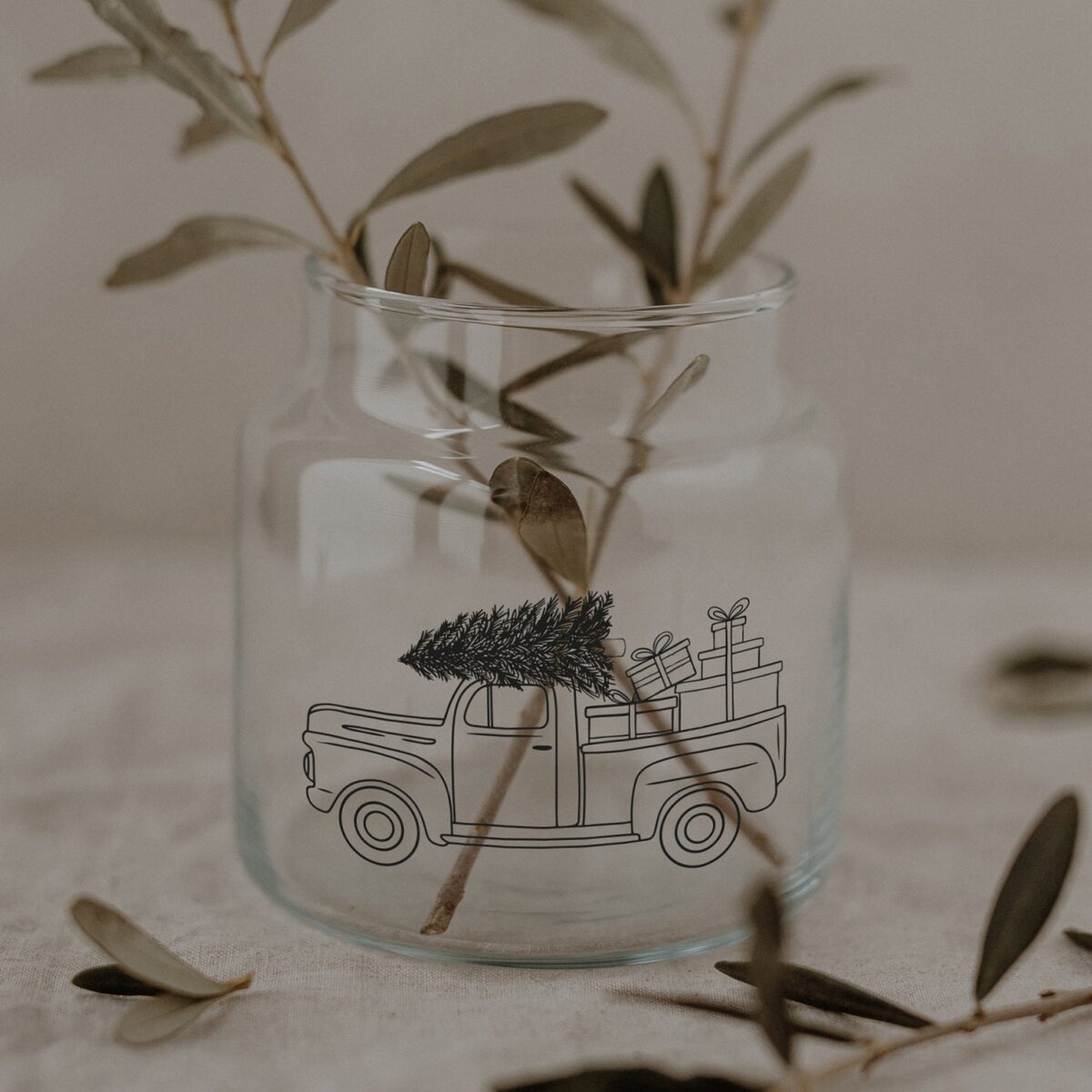 Eulenschnitt Vase mit Weihnachtsauto mittlere Grösse