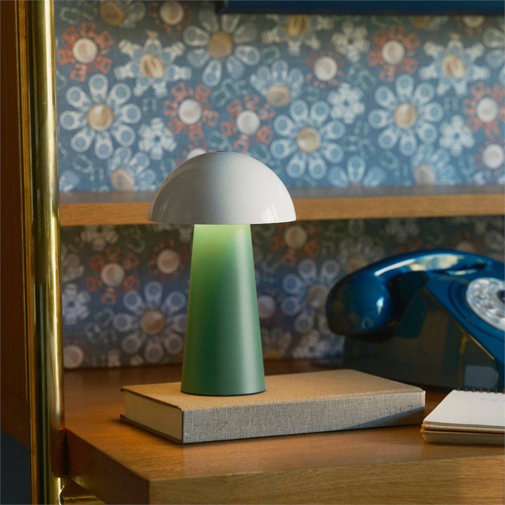 Kreafunk Tischleuchte Bello in grün leuchtend