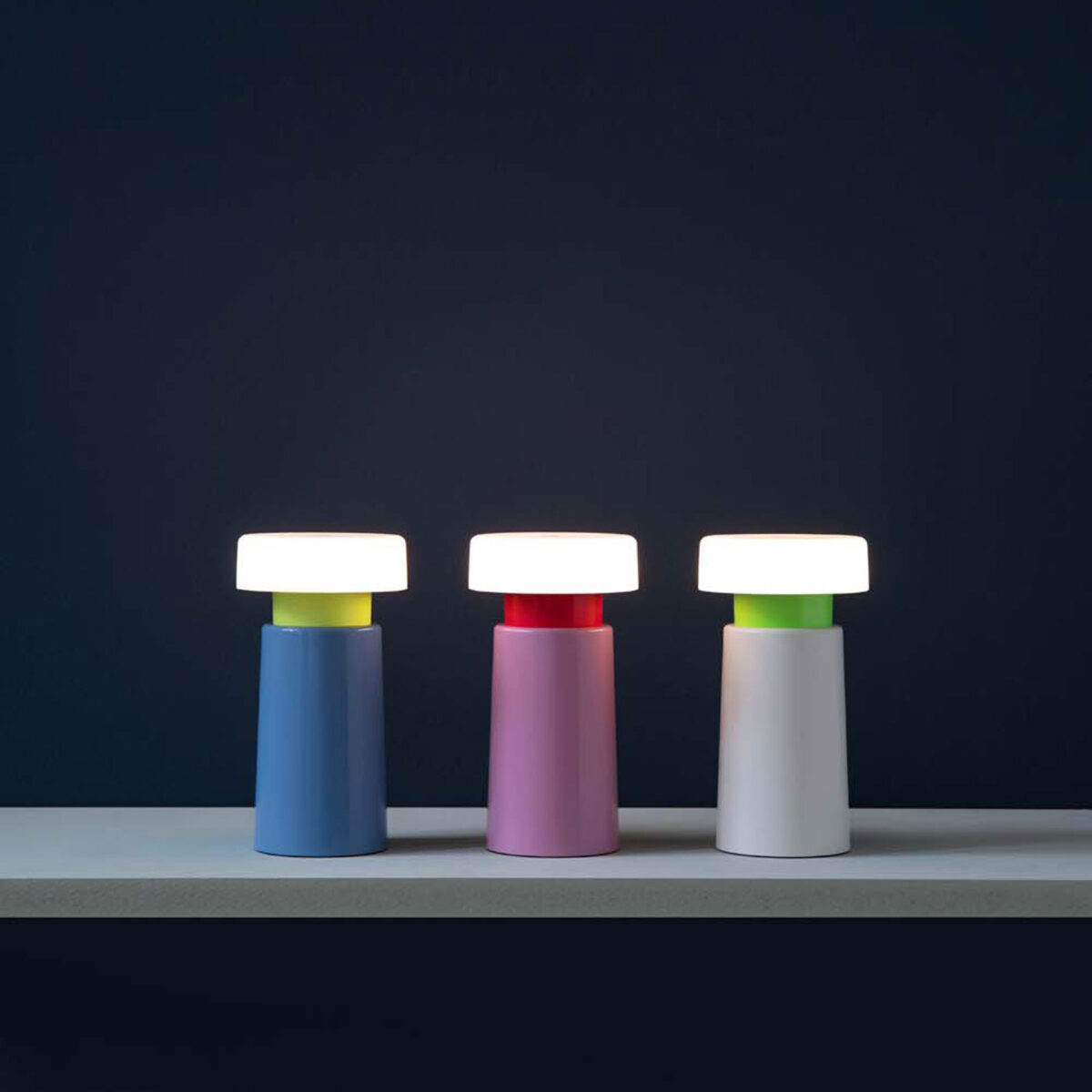 Victoria jade table lamp - detailed view