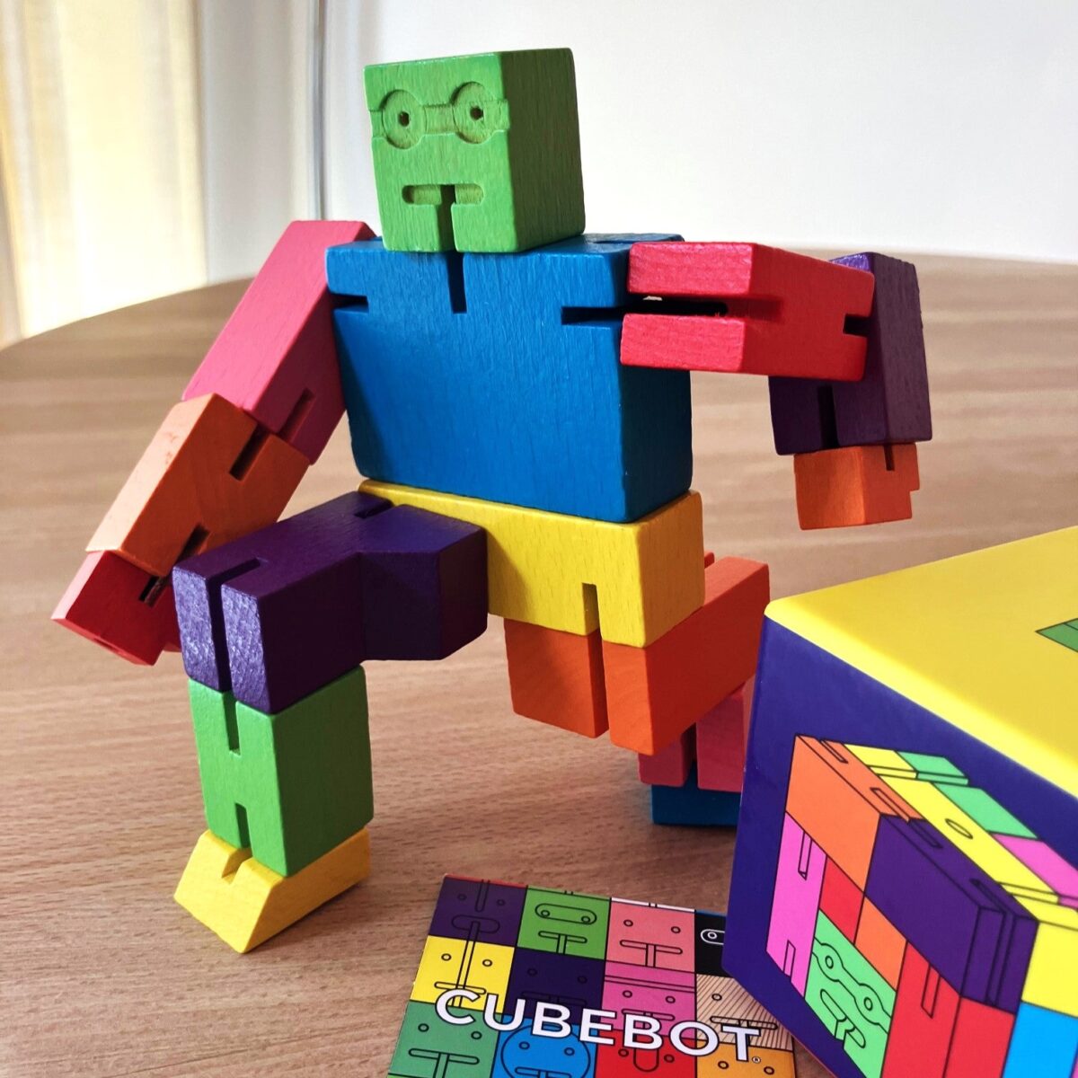 Cubebot Medium Holzroboter