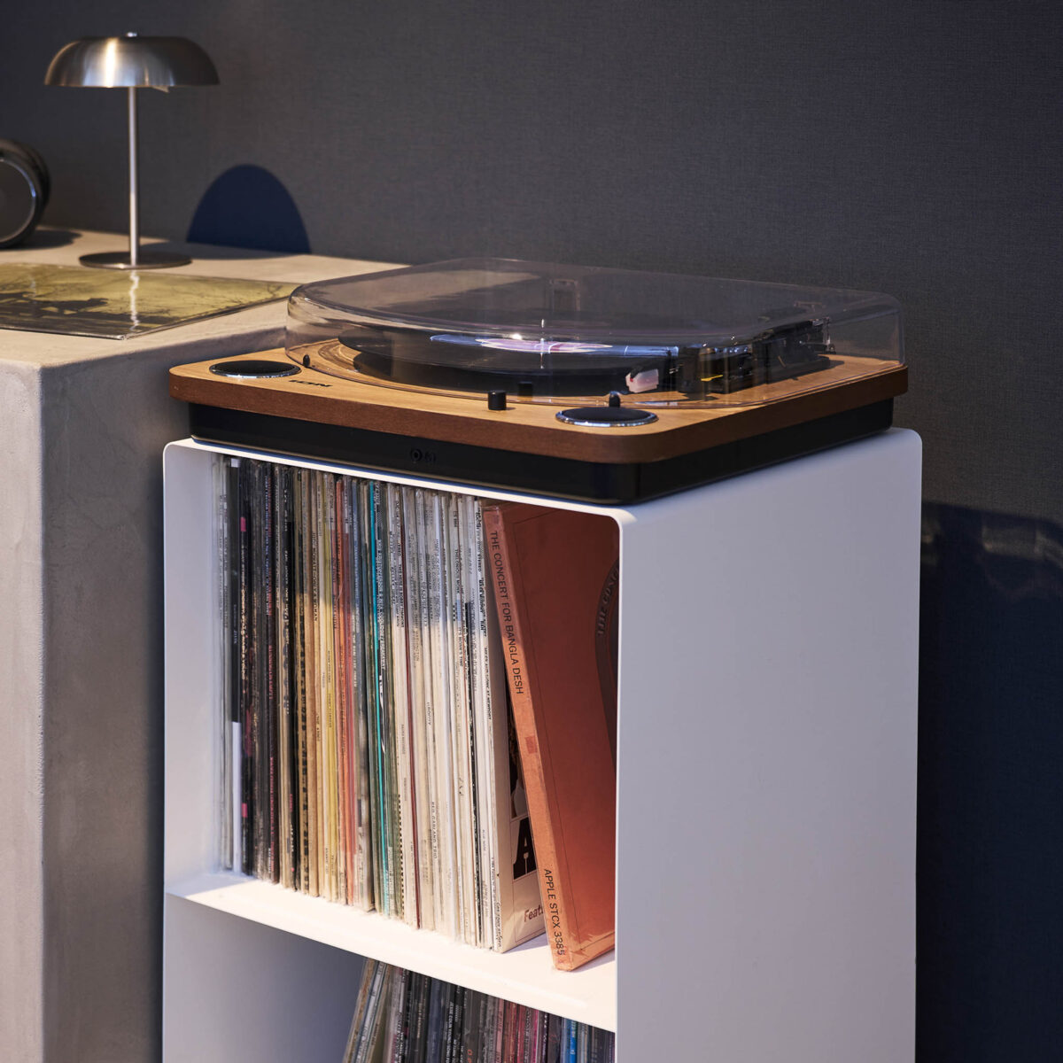 Schallplatten-Regal mit Rollen TOWER