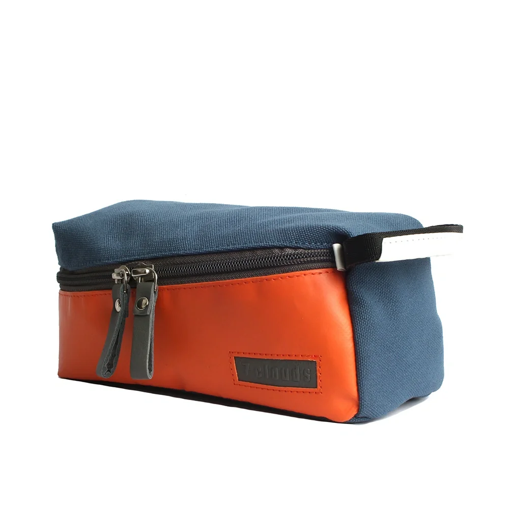 7clouds Biucas 7.1 Orange-Blau, Detailansicht 3 | One Horizon