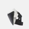 7clouds Cobi 7.1 Schwarz-Offwhite, Detailansicht 2 | One Horizon