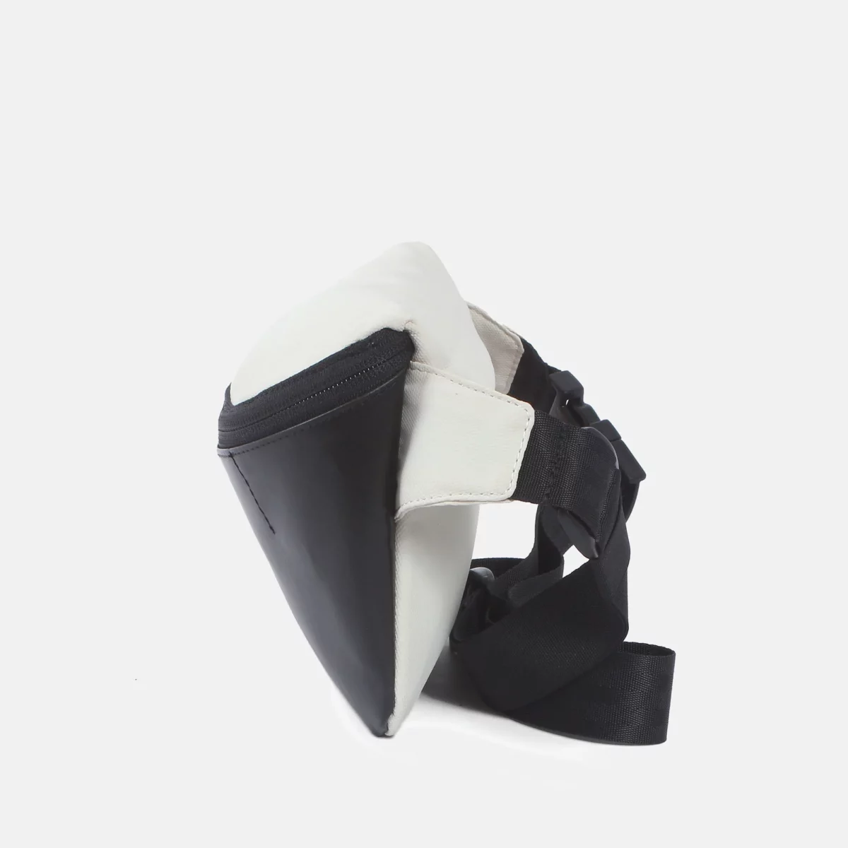 7clouds Cobi 7.1 Schwarz-Offwhite, Detailansicht 2 | One Horizon