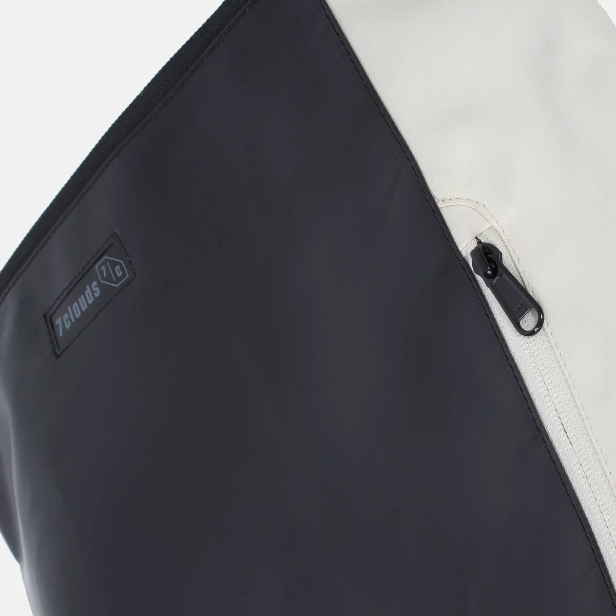7clouds Shawi 7.1 Schwarz-Offwhite, Detailansicht 6 | One Horizon