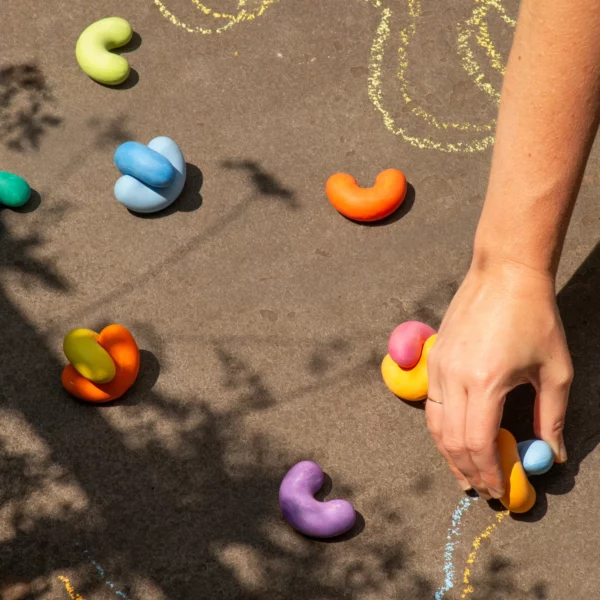 Areaware Bean Chalk – Craie de rue, vue détaillée 2 | One Horizon