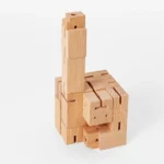 Areaware Cubebot Small Holzroboter, Detailansicht 3 | One Horizon