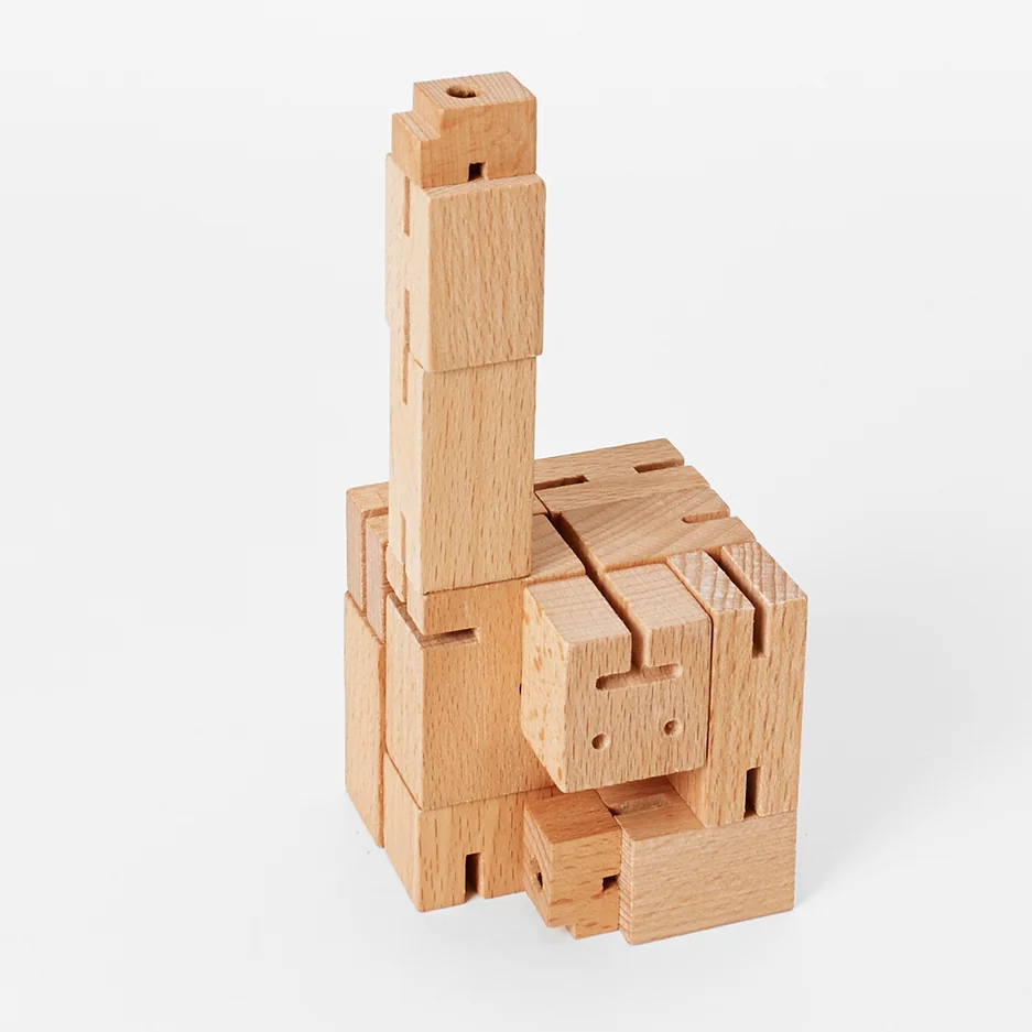 Areaware Cubebot Small Holzroboter, Detailansicht 3 | One Horizon
