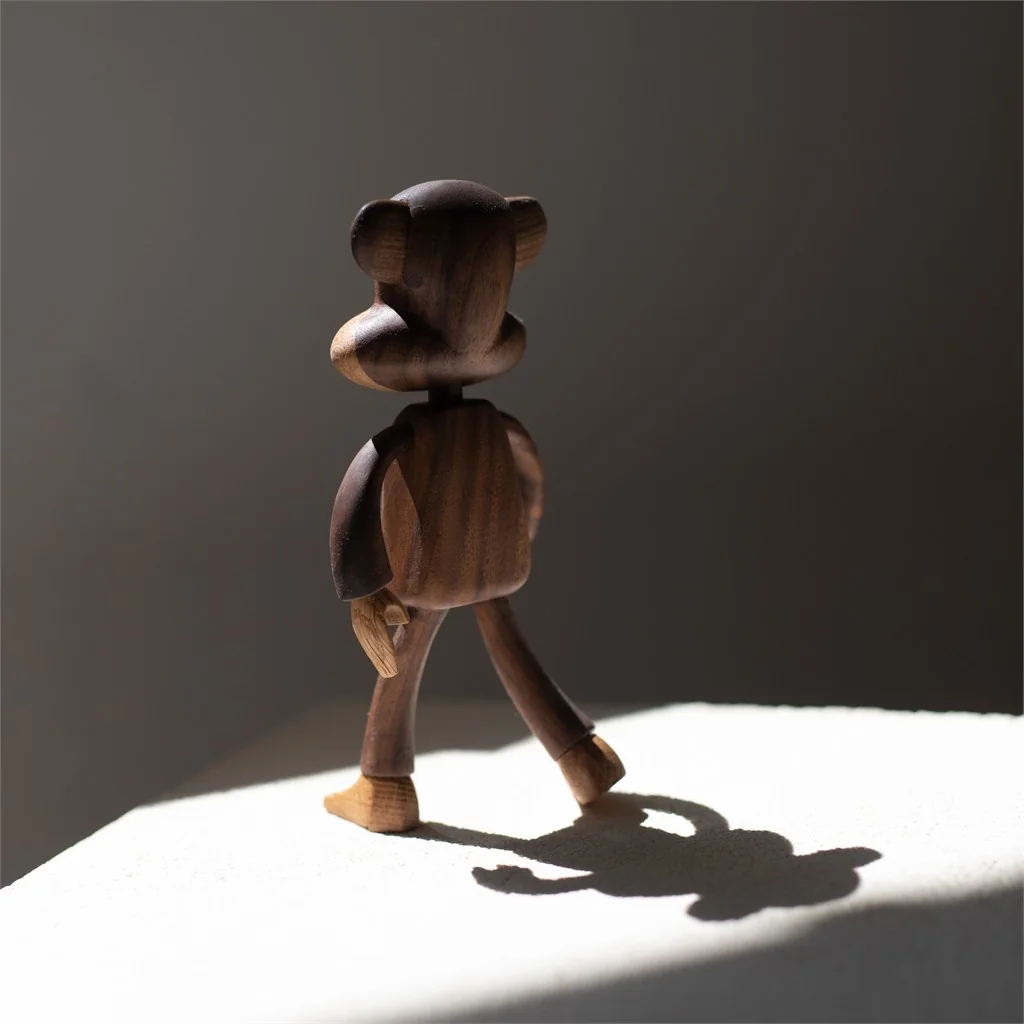 Boyhood Julius, Detail View 4 | One Horizon