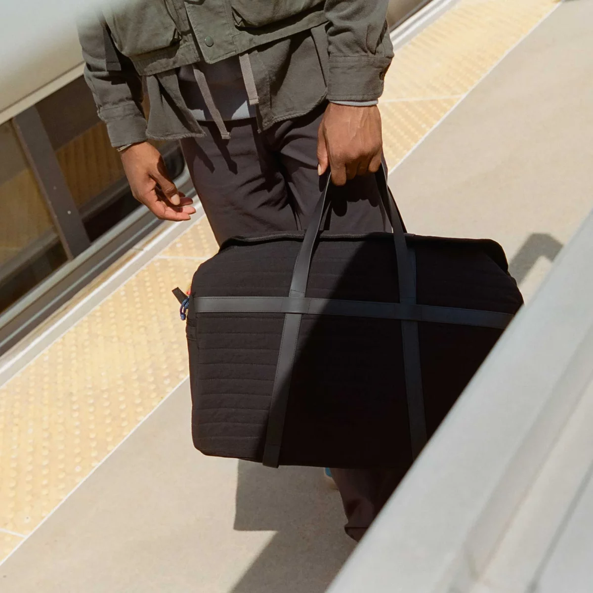 Craighill Arris Duffle Schwarz, Detailansicht 3 | One Horizon