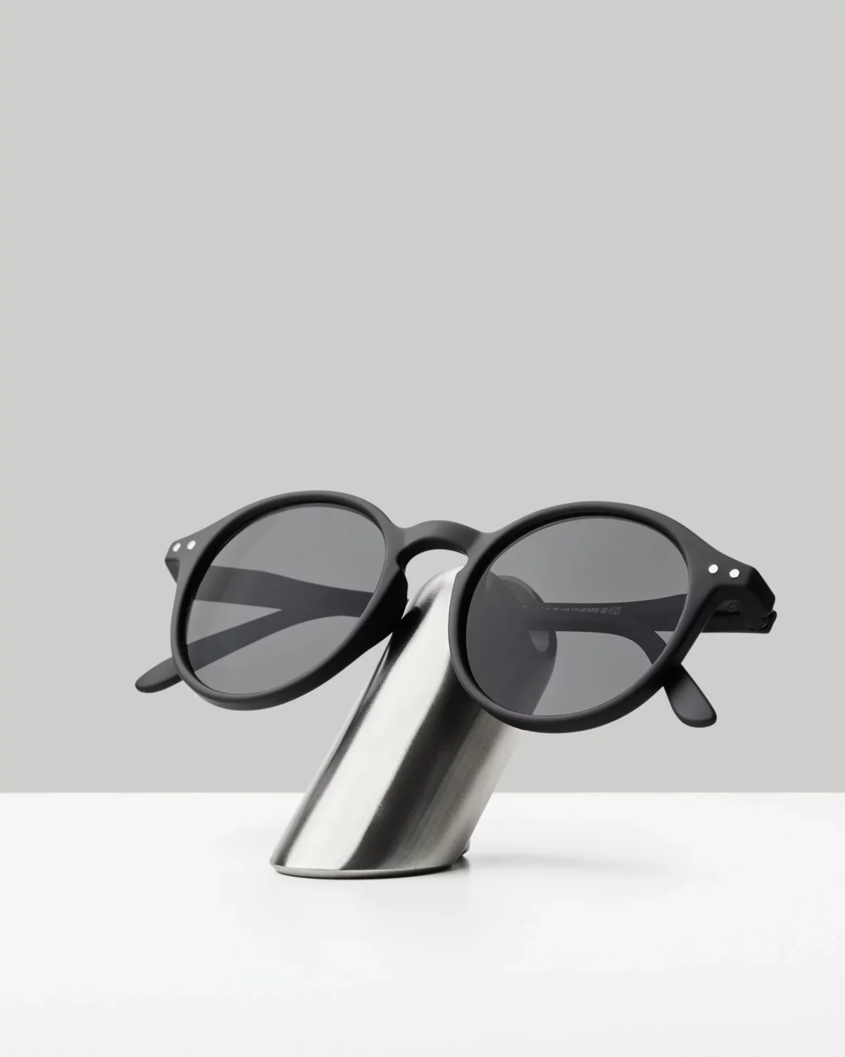 Présentoir Craighill Eyewear en acier inoxydable, vue détaillée 2 | One Horizon