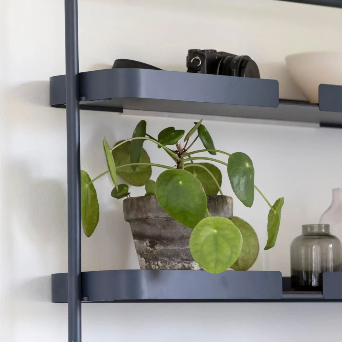 DesignBite Big Hug Low Wall Shelf, Midnight Blue, Detail View 3 | One Horizon