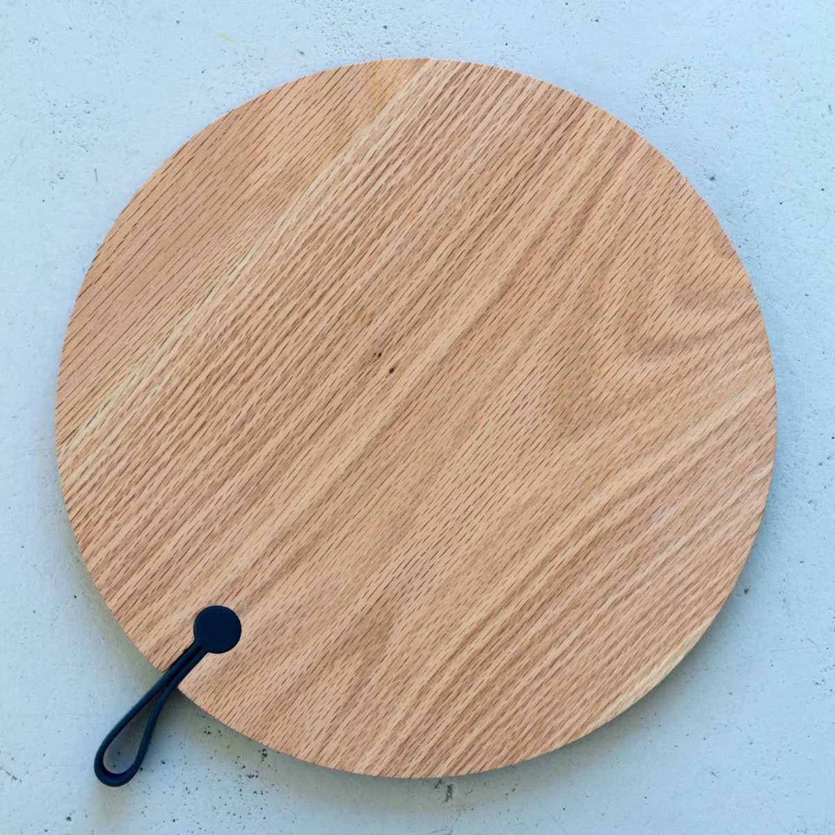 DesignBite Holz-Schneidebrett Rund, Detailansicht 2 | One Horizon