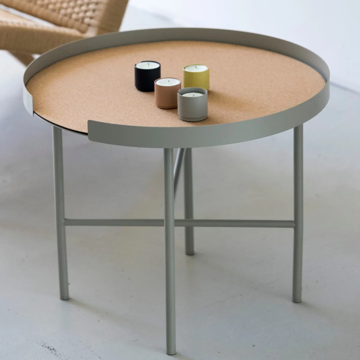 DesignBite : table d'appoint et table basse ronde, grise, vue détaillée 3 | One Horizon