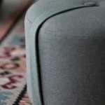 DesignBite Runder Pouf Sitzhocker Grau, Detailansicht 2 | One Horizon