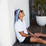 Serviette rafraîchissante Dock & Bay CABANA Navy, vue détaillée 3 | One Horizon