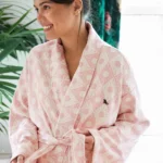 Peignoir Dock & Bay « Diamond Pink », vue détaillée 4 | One Horizon