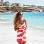 Serviette de plage Dock & Bay CABANA L Coral, vue détaillée 5 | One Horizon