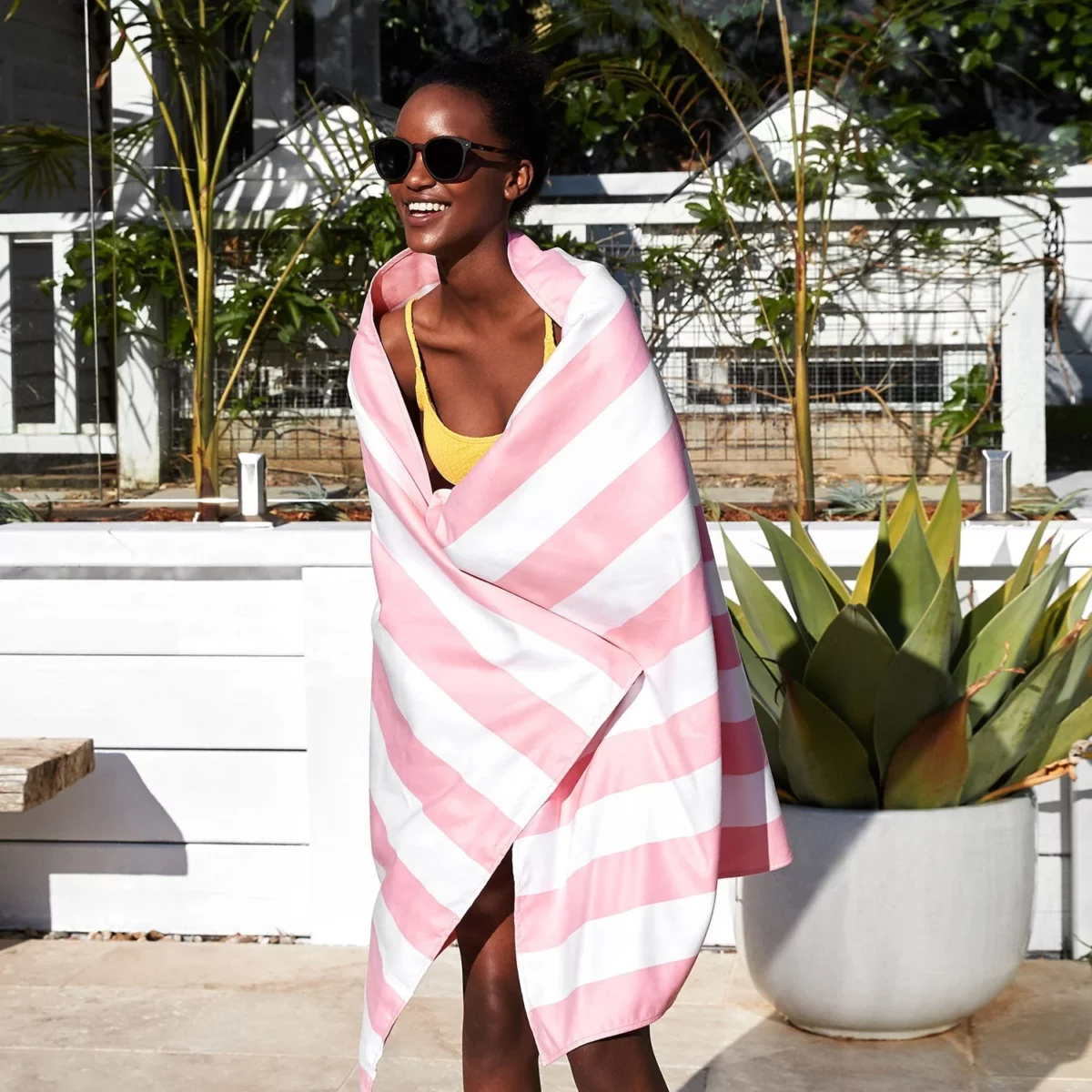 Serviette de plage Dock & Bay CABANA L rose clair, vue détaillée 9 | One Horizon