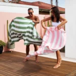 Serviette de plage Dock & Bay CABANA XL Kaki, vue détaillée 6 | One Horizon