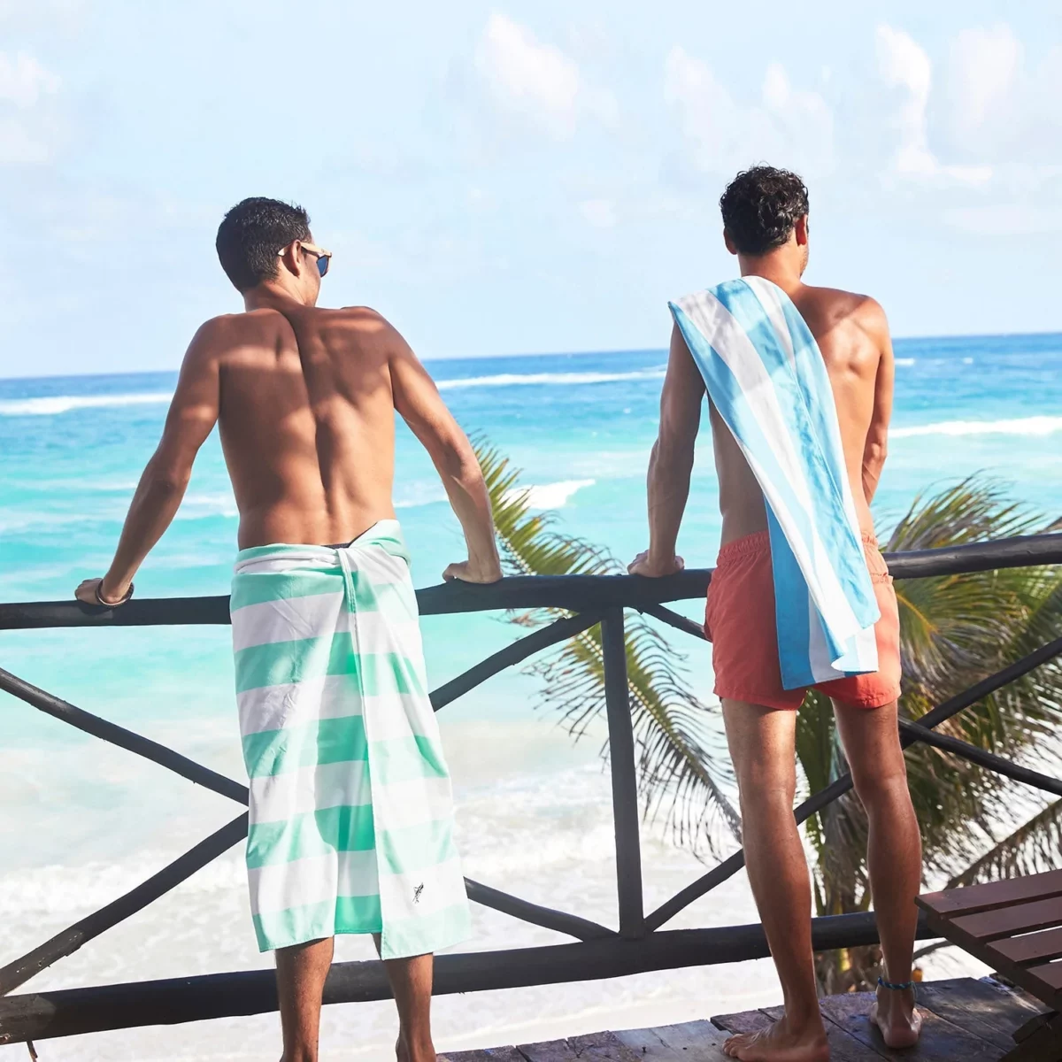 Serviette de plage Dock & Bay CABANA XL Light Blue, vue détaillée 5 | One Horizon