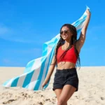 Serviette de plage Dock & Bay CABANA XL Light Blue, vue détaillée 6 | One Horizon