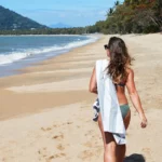 Serviette de plage Dock & Bay CABANA XL Light Grey, vue détaillée 7 | One Horizon