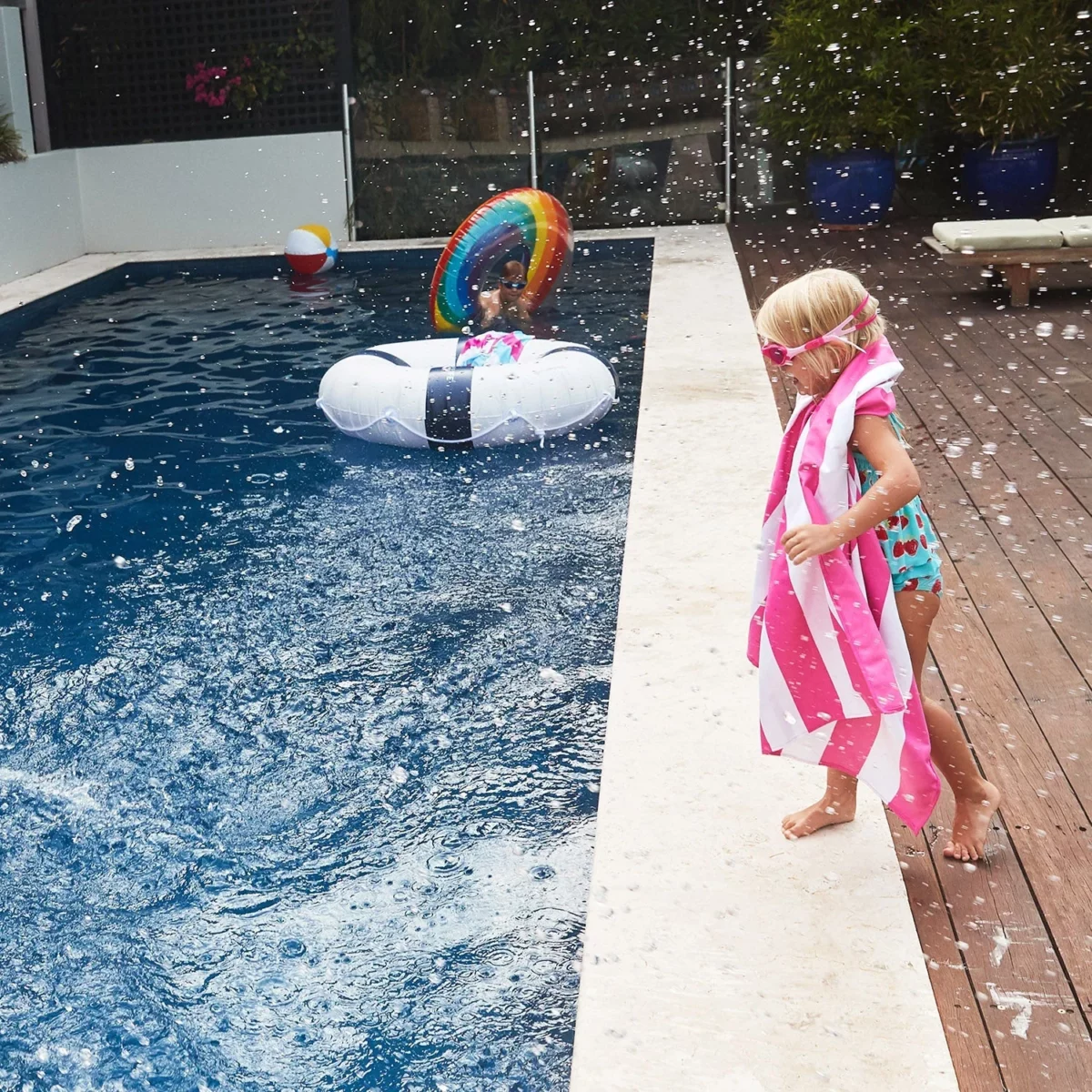 Serviette de plage Dock & Bay CABANA XL rose, vue détaillée 8 | One Horizon