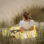 Serviette de plage Dock & Bay CABANA XL Yellow, vue détaillée 5 | One Horizon