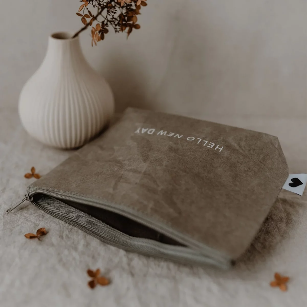 Eulenschnitt Kosmetiktasche - Hello New Day, Detailansicht 5 | One Horizon