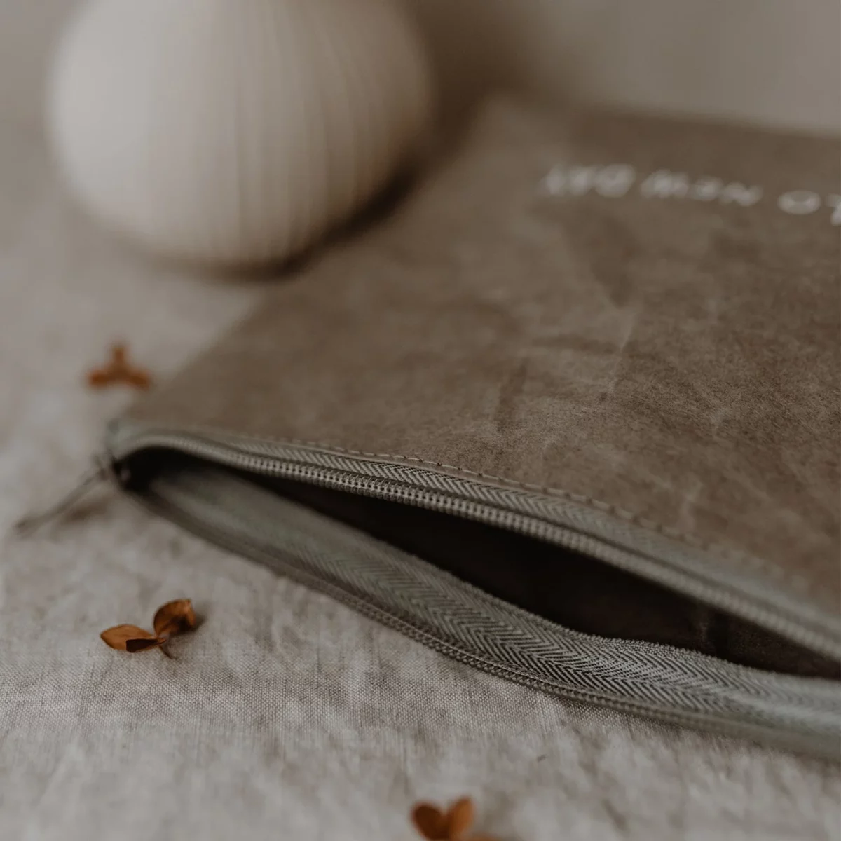 Eulenschnitt Kosmetiktasche - Hello New Day, Detailansicht 6 | One Horizon