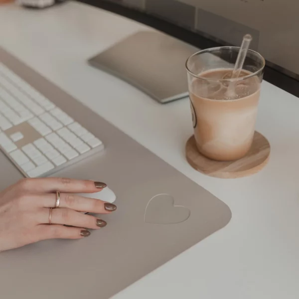 Desk pad heart beige