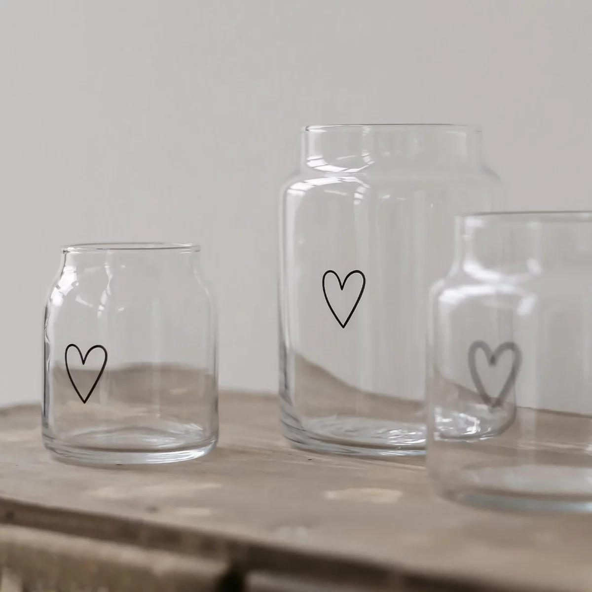 Vase en verre « Eulenschnitt » de taille moyenne, motif cœur, vue détaillée 6 | One Horizon