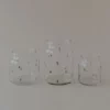 Eulenschnitt Vase aus Glas Tannen Gross, Detailansicht 3 | One Horizon