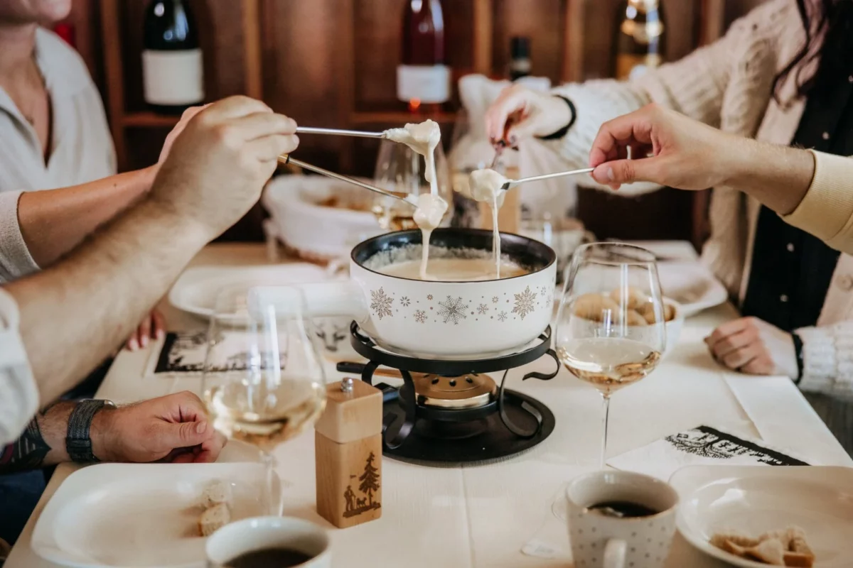 Kit de fondue au fromage Kadastar « Sparkling Winter », vue détaillée 2 | One Horizon