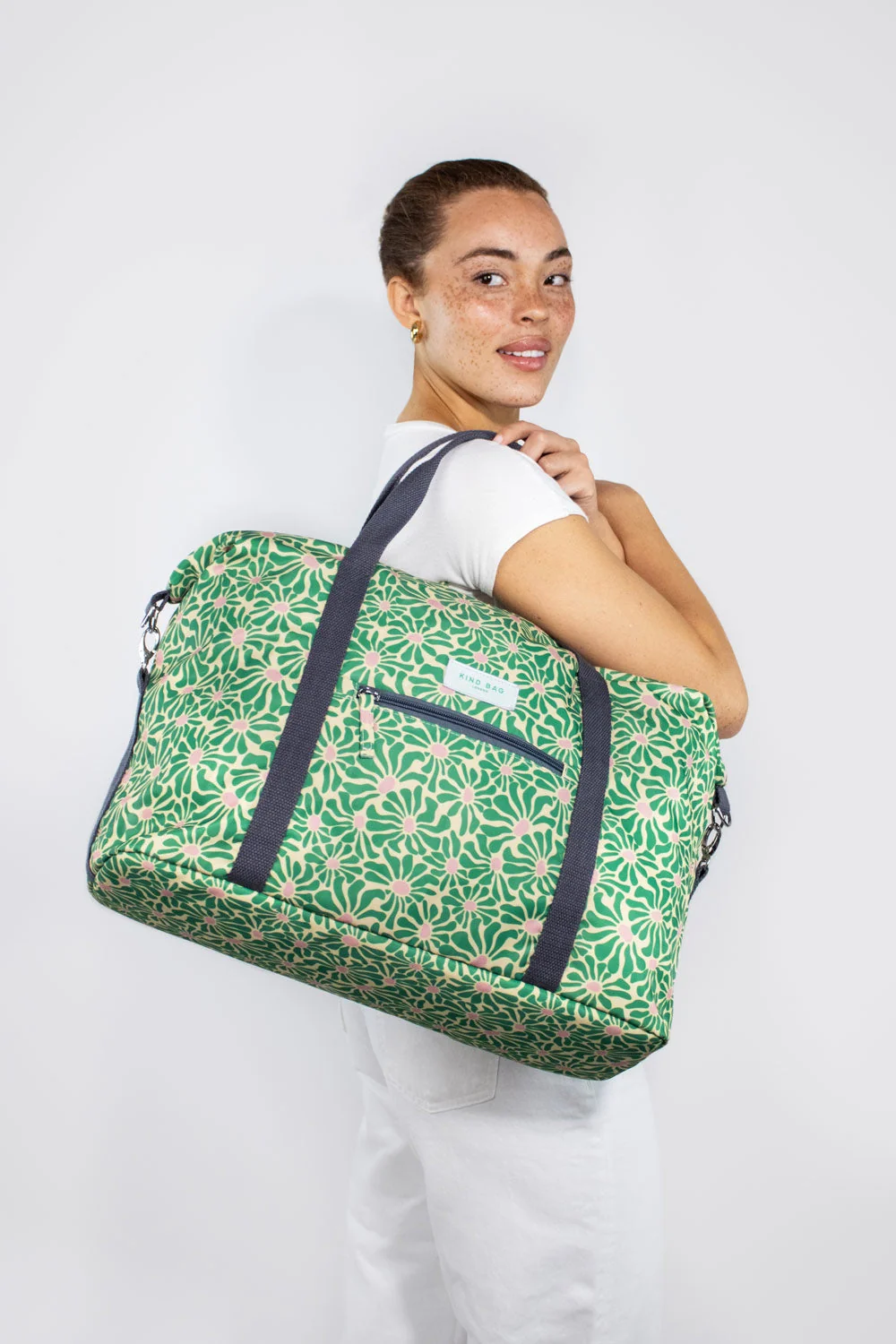 Sac de voyage pour enfant « Abstract Flowers » - Vert + Rose, vue détaillée 4 | One Horizon