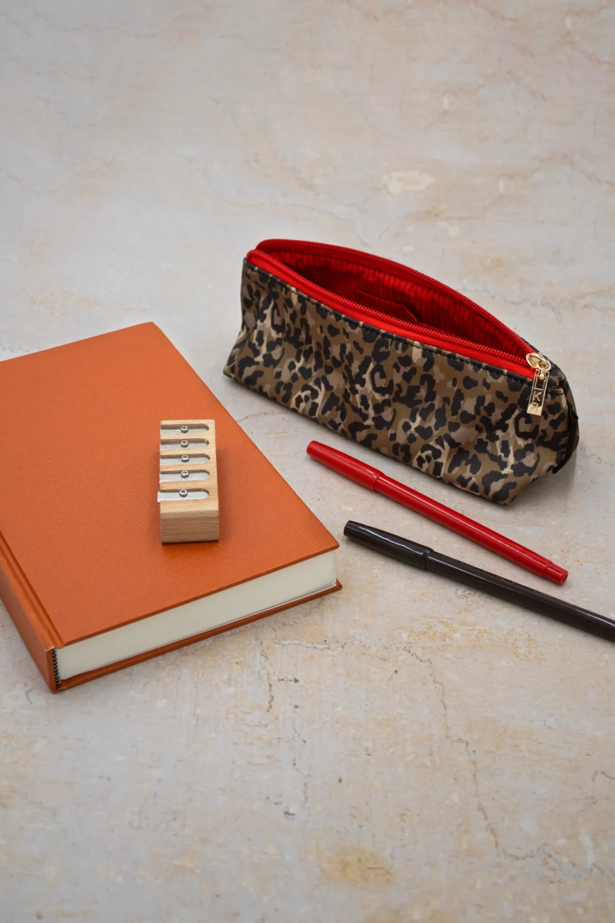 Kids' Bag Essentials Case Leopard, Close-up 11 | One Horizon