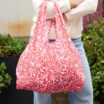 Kind Bag Medium Bag Abstract Flowers Red, Detail View 5 | One Horizon