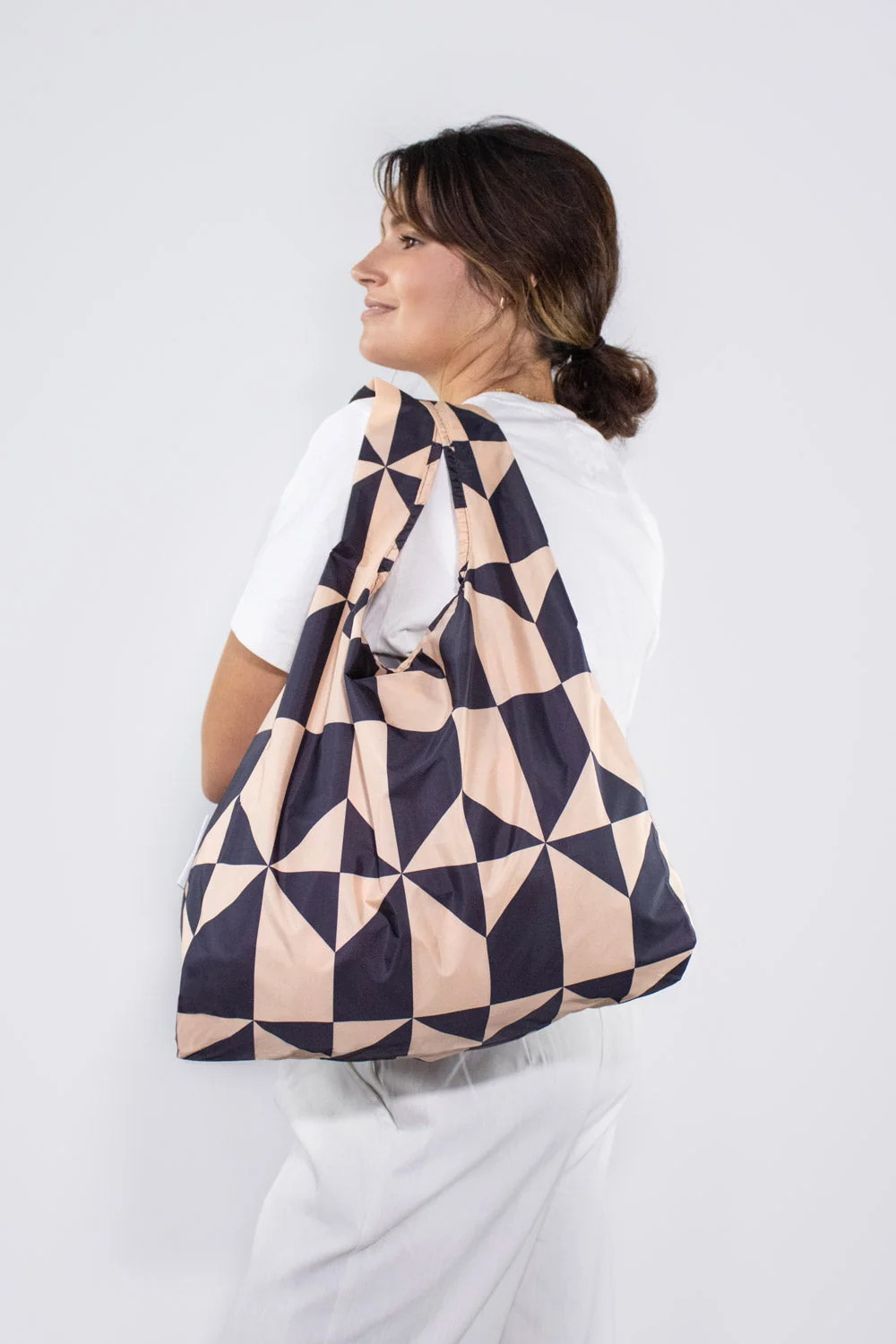 Kind Bag Medium Bag Coffee | One Horizon